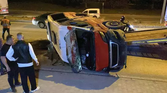 Eskişehir'de Takla Atan Minibüsün Sürücüsü Yaralandı