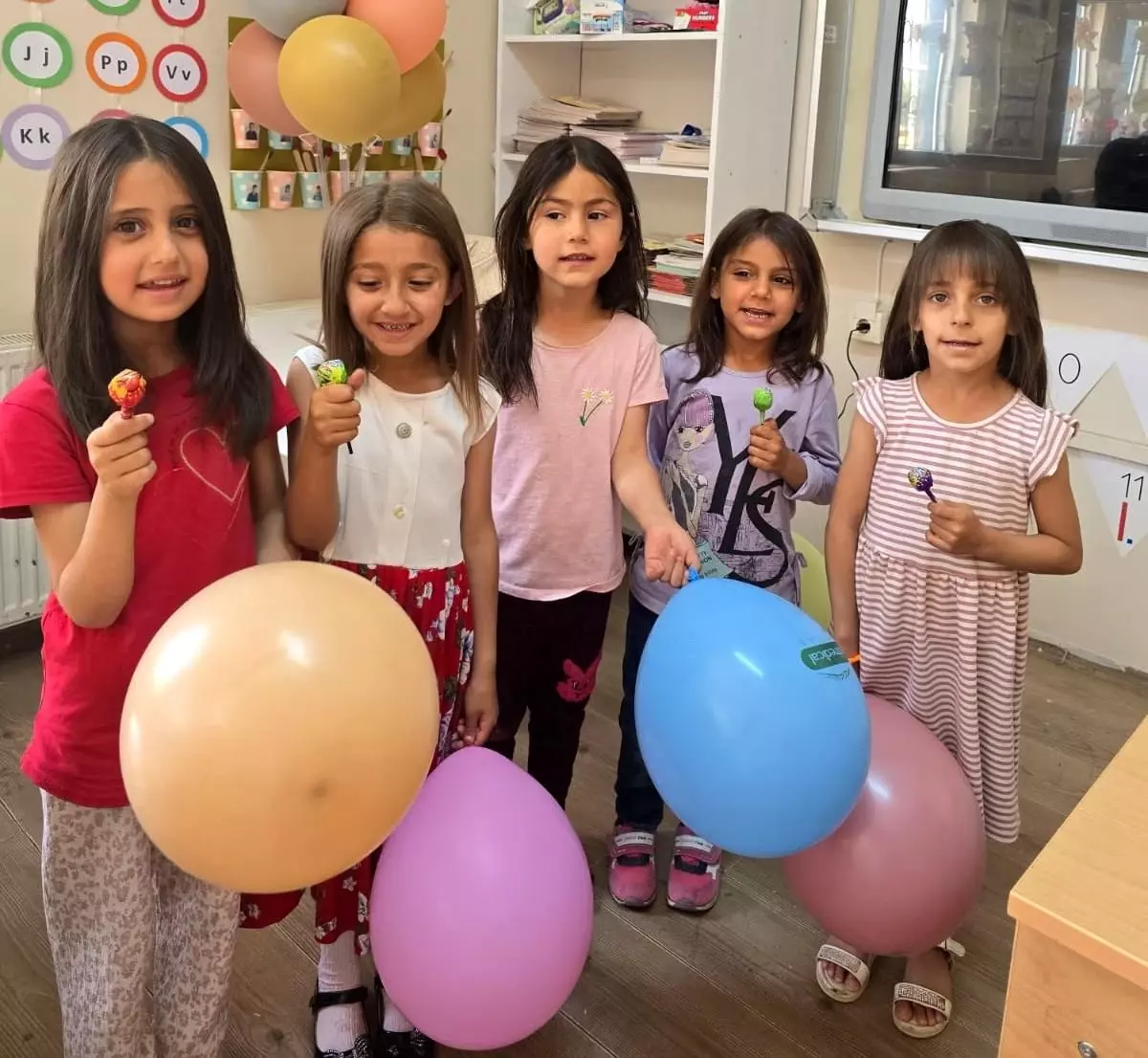 Sincik'te Kız Öğrencilere Ücretsiz Saç Kesimi