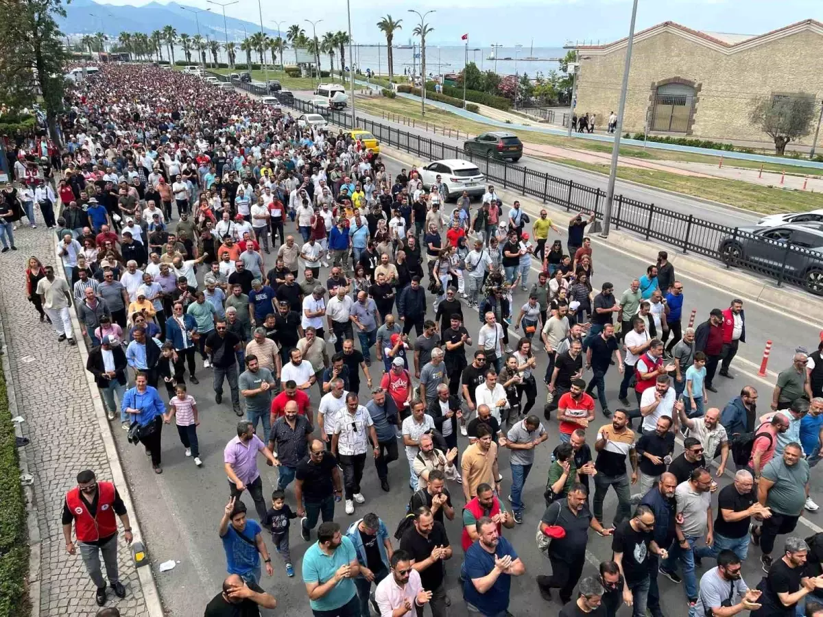 İzmir'de 23 Bin İşçi Greve Gitti: Temizlik Hizmetleri ve Ulaşım Durdu