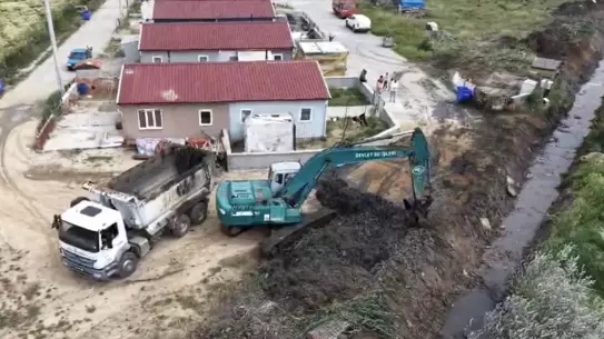 İpsala'da Atık Su Kanalı Temizliği