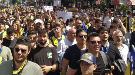 Fenerbahçe'de 'Ali Koç istifa' yürüyüşü
