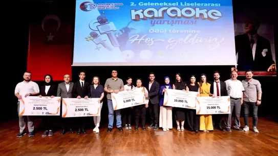 Başkan Yılmaz, başarılı öğrencileri ödüllendirdi