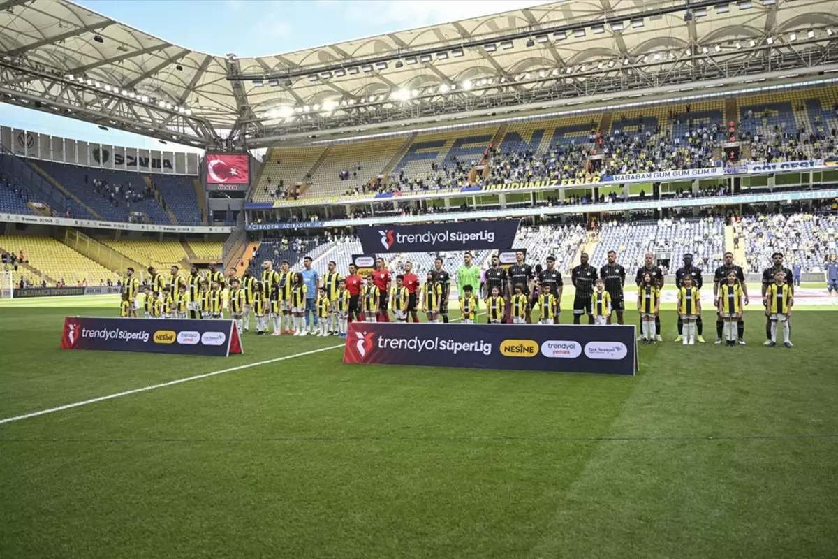 Fenerbahçe tribünlerinden sadece o futbolcuya tepki