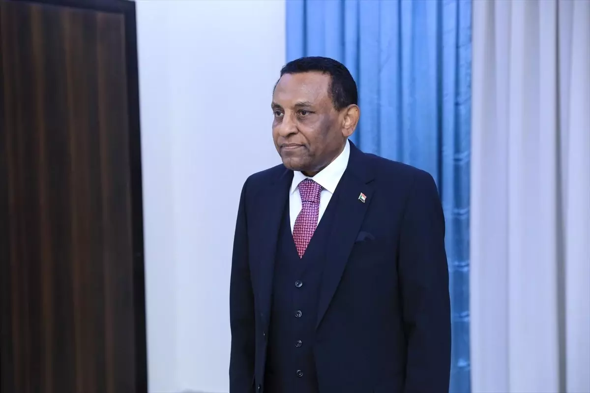 Sudan'da Yeni Başbakan Göreve Başladı