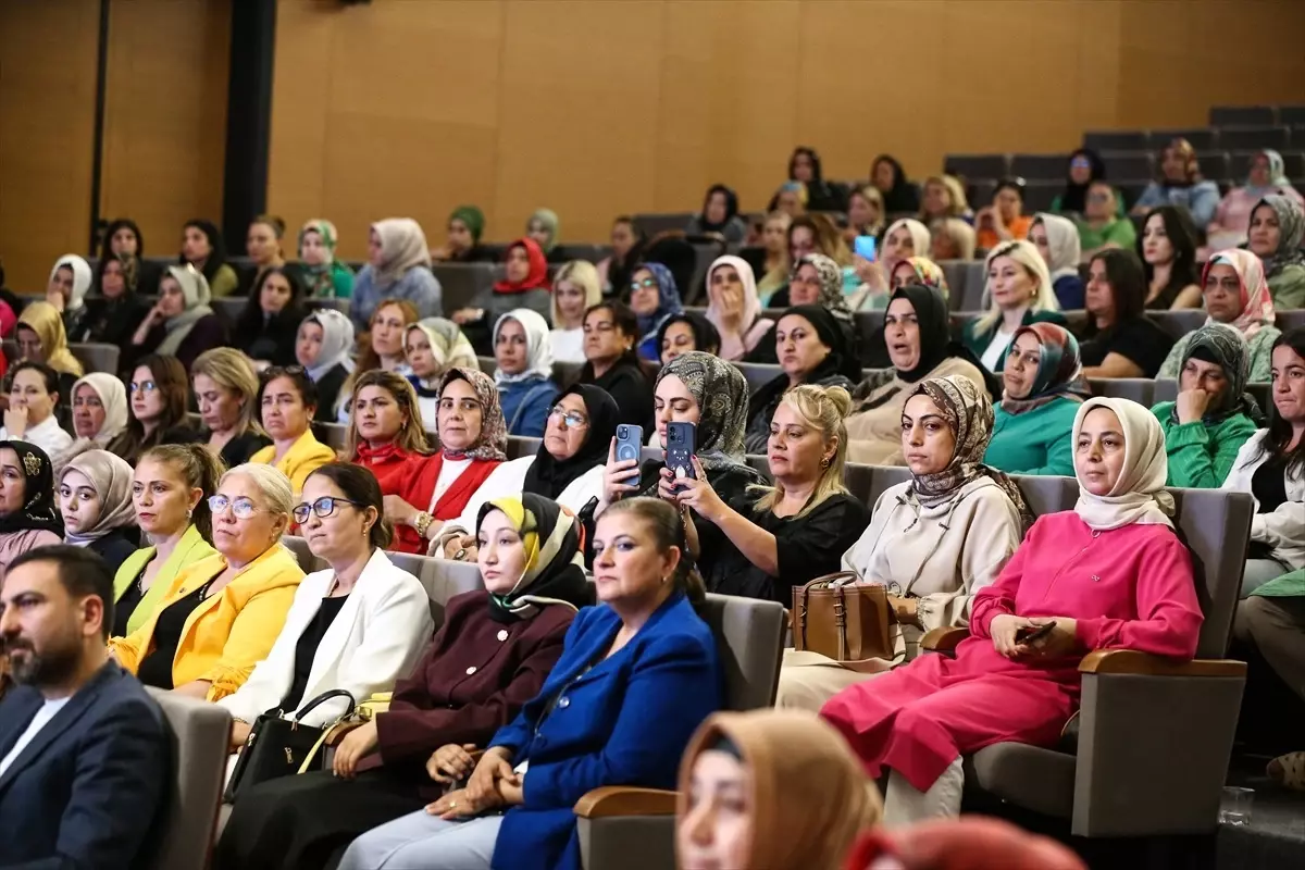 AK Parti Genel Merkez Kadın Kolları Başkanı Ercan, Adana'da konuştu Açıklaması