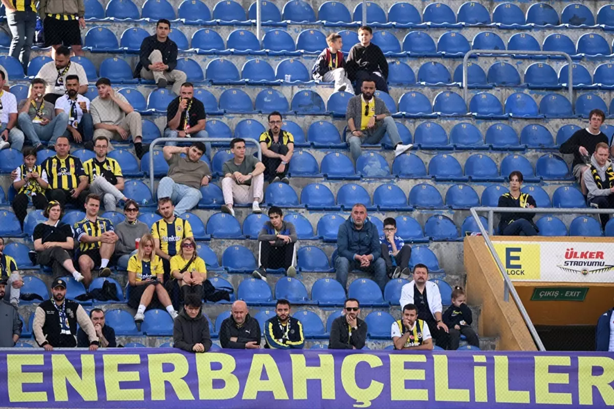 Nereden nereye! Fenerbahçe'nin Konyaspor maçındaki taraftar sayısı hayrete düşürdü