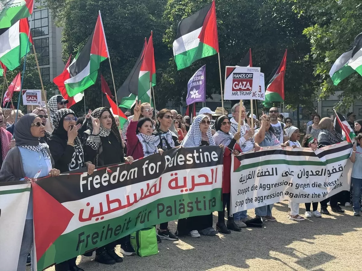 Berlin'de Filistin Destek Gösterisi