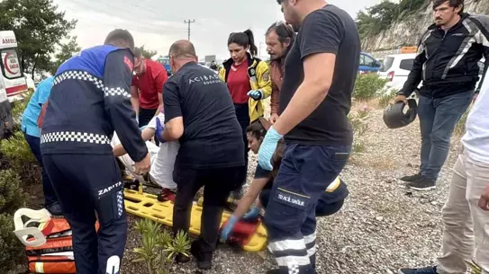 Bodrum'da Minibüs ve Otomobil Çarpıştı