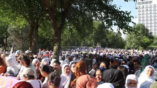 Kadınlar Barış İçin Yürüdü