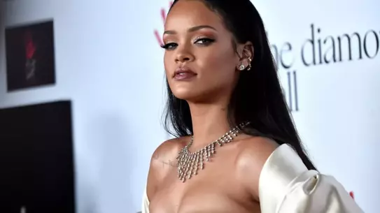 Rihanna'nın babası hayatını kaybetti