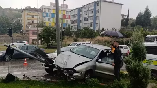 Karabük'te Trafik Kazası: 3 Yaralı