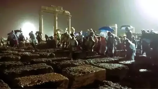 Yağış Engeline Takılan Kızıl Ordu Korosu Konseri İptal Oldu