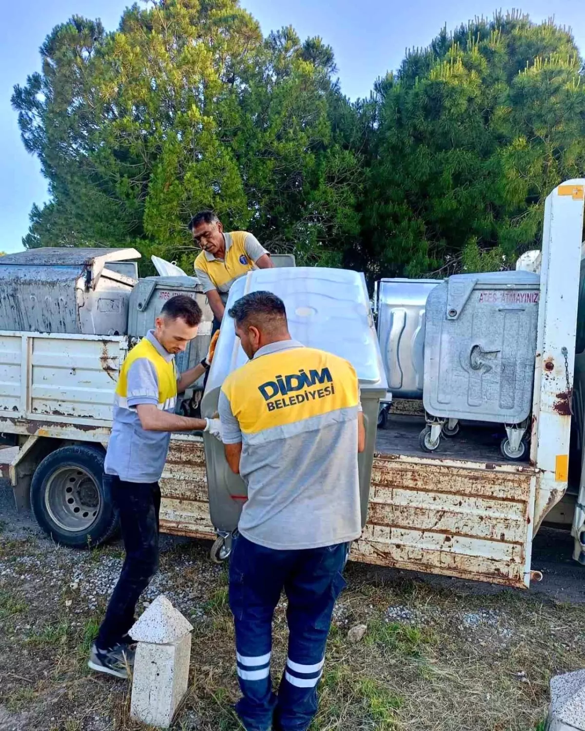 Didim'de Çöp Konteynerleri Yenileniyor