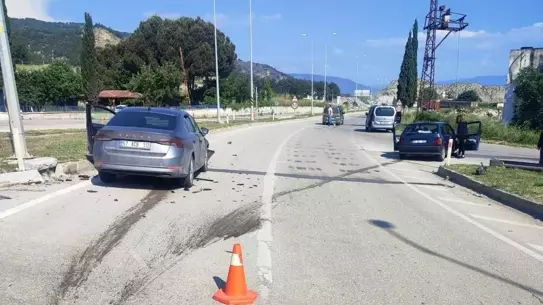 Boyabat'ta Trafik Kazası: 2 Yaralı