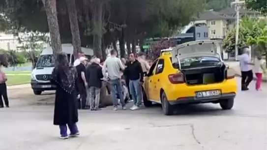 Kocaeli'de Taksi Yaya Çarptı