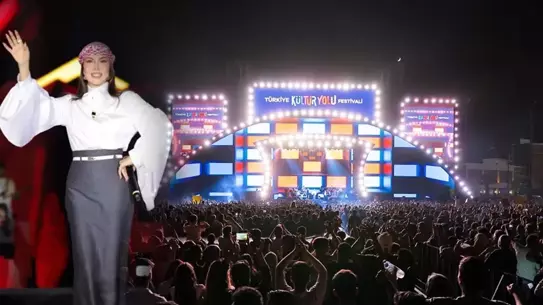 Şanlıurfa sel oldu Ebru Yaşar konserine aktı! Sahneye böyle çıktı, on binlerce hayranını coşturdu...