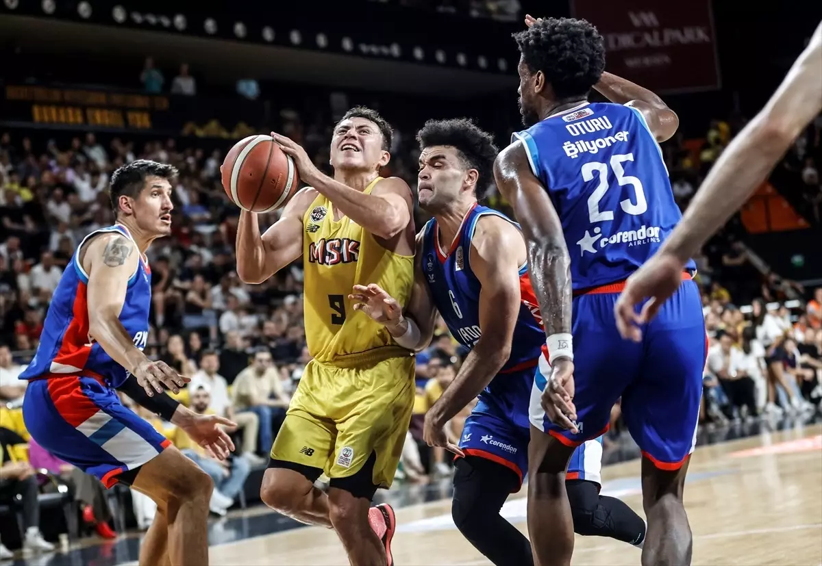 Anadolu Efes Yarı Finale Yükseldi
