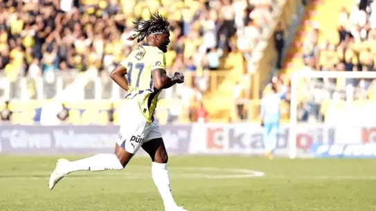 Allan Saint-Maximin Fenerbahçe'ye Veda Etti