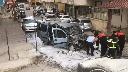 Siirt'te Park Halindeki Araçta Yangın