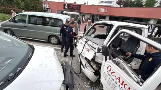 Bolu'da Trafik Kazası: 3 Yaralı