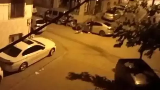 Sokakta Kavga: Ayağı Kapanan Adamın Kırıldığı Anlar
