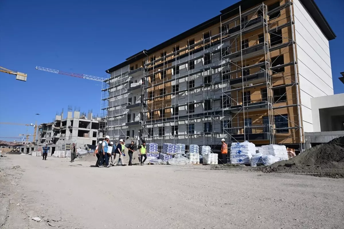 Malatya'da Deprem Konutları ve İş Yerleri İnşaatı Hızla Devam Ediyor