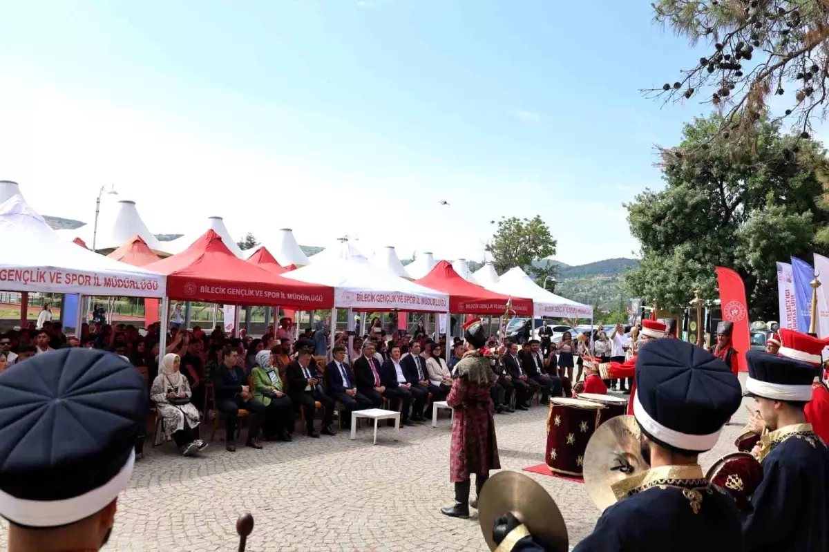 350 Üniversite Öğrencisi Tarih ve Medeniyet Gezisi İçin Bilecik'te Buluştu