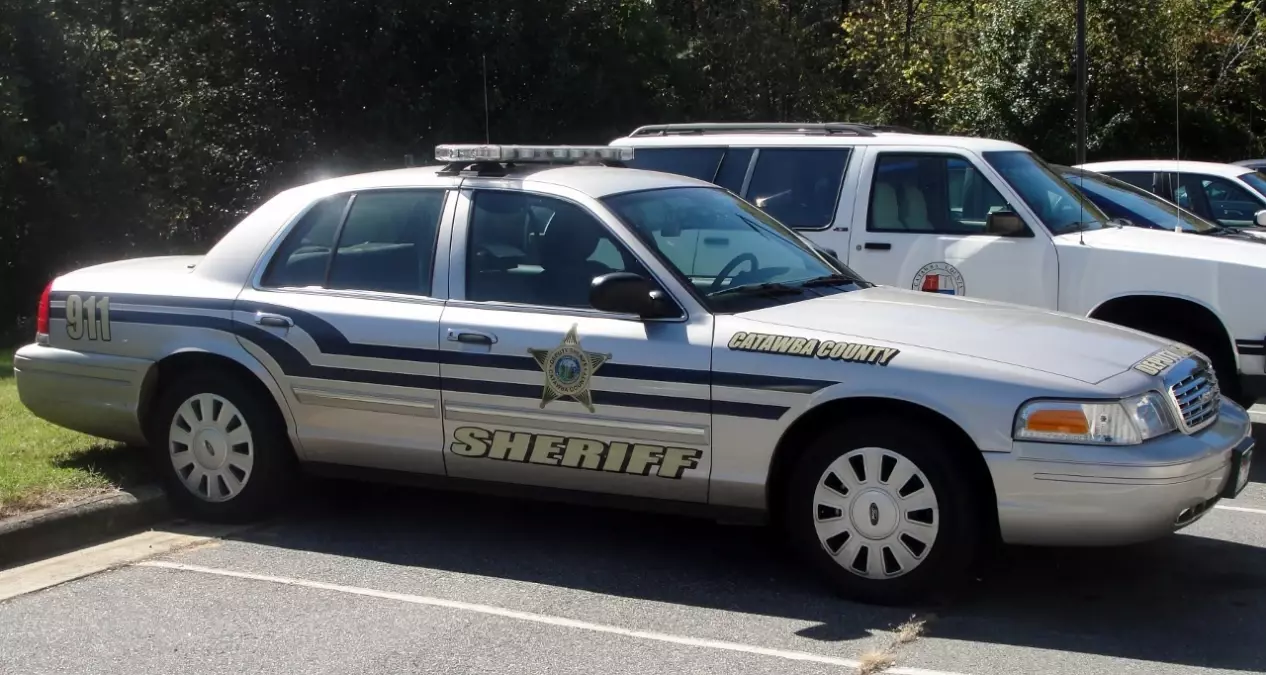 Catawba County'de Partide Silahlı Saldırı