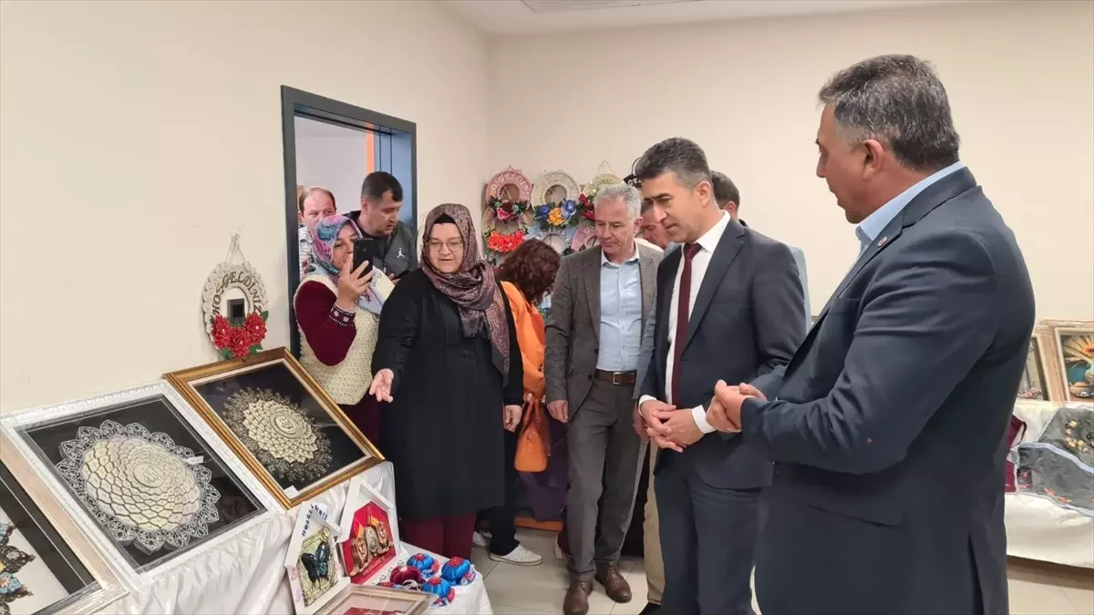 Çay'da El Sanatları Sergisi Açıldı