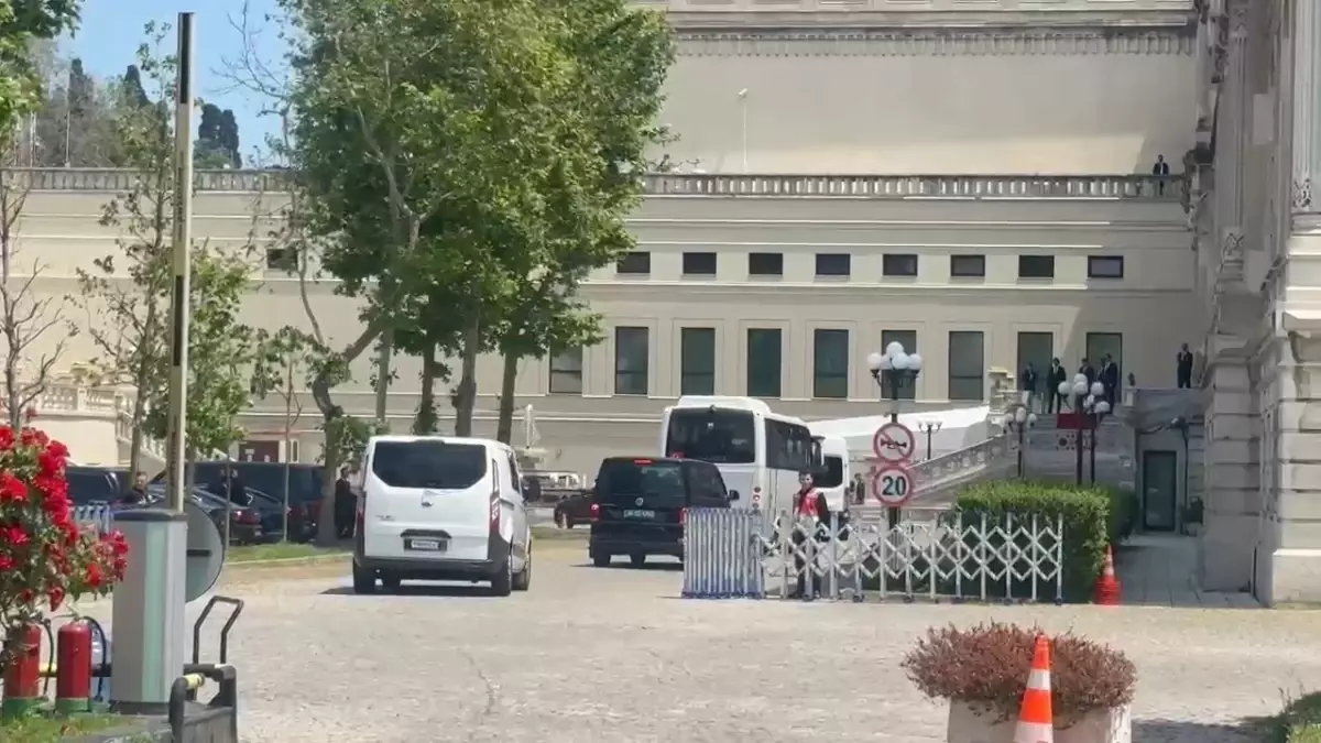 Rusya ve Ukrayna Heyetleri İstanbul'da Görüşüyor