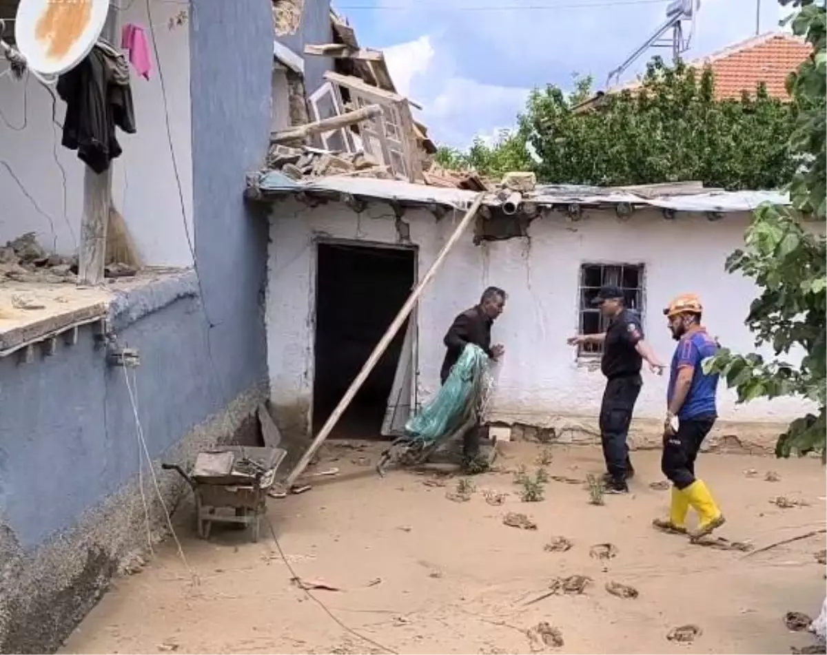 Toklümen Köyü'nde Sel Felaketi: Evler Yıkıldı