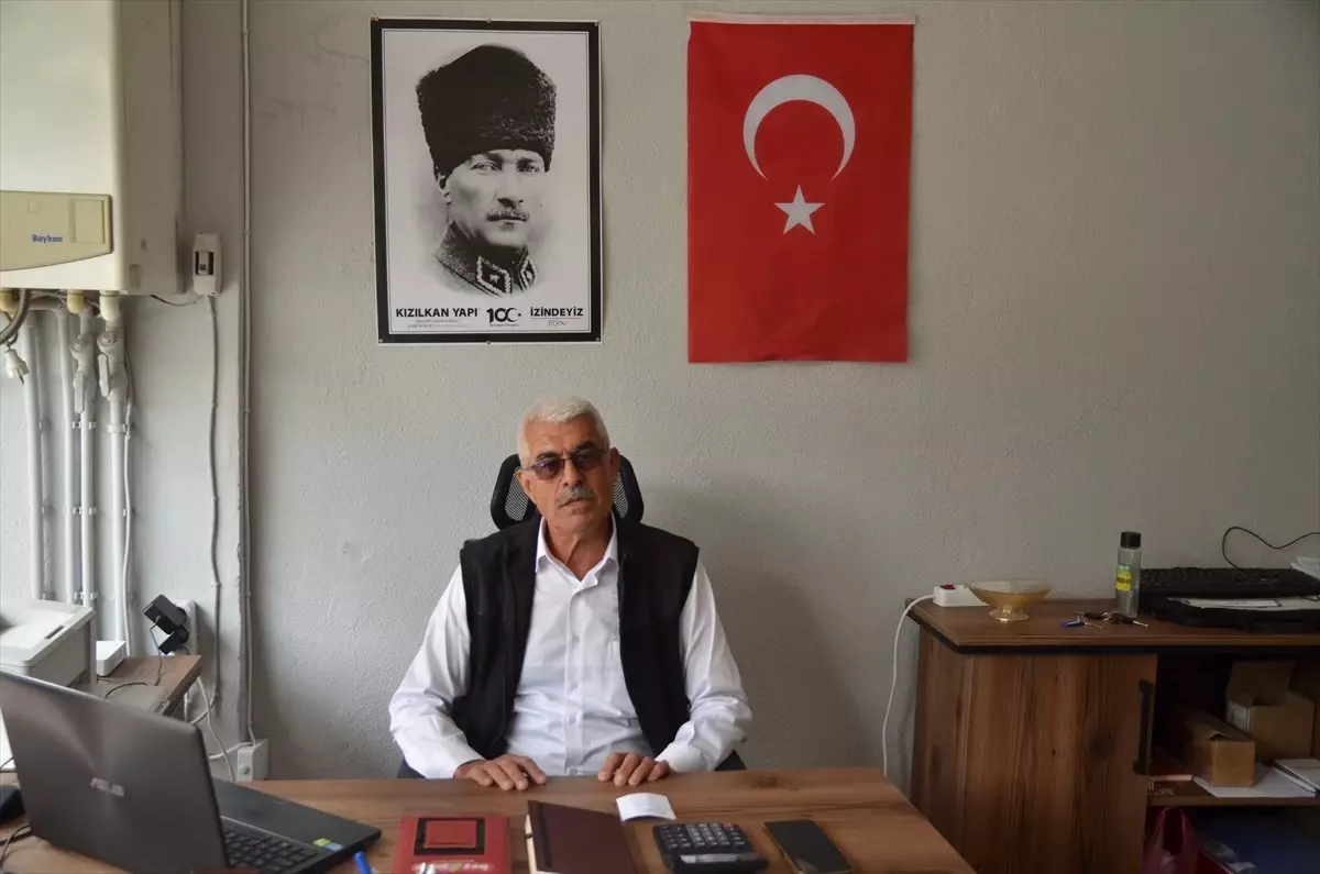 Kura ile Muhtar Seçilen Seyhan'ın Sevinci