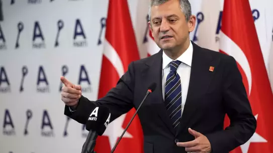 Özgür Özel, Anahtar Parti'yi ziyaret etti