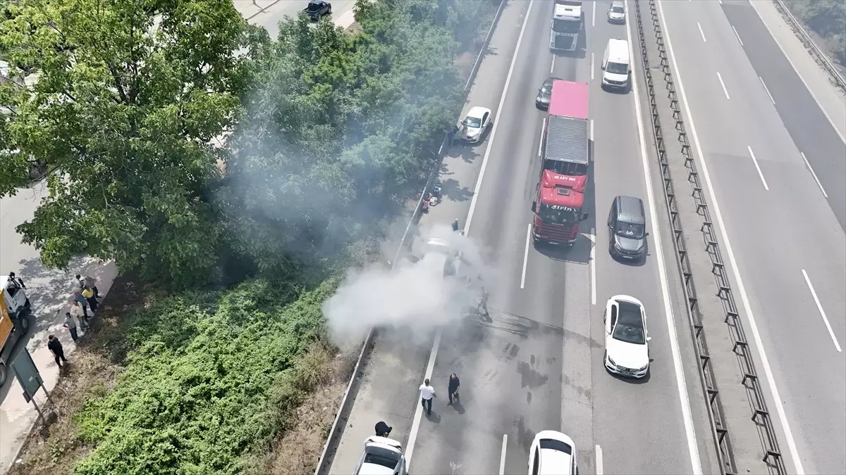 Anadolu Otoyolu'nda Otomobil Yangını