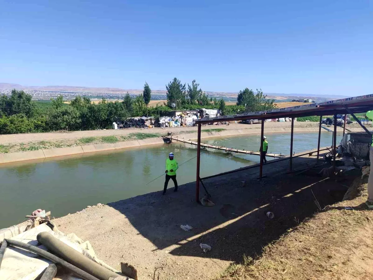 Diyarbakır'da Sulama Kanalında Kayıp Arama Çalışması