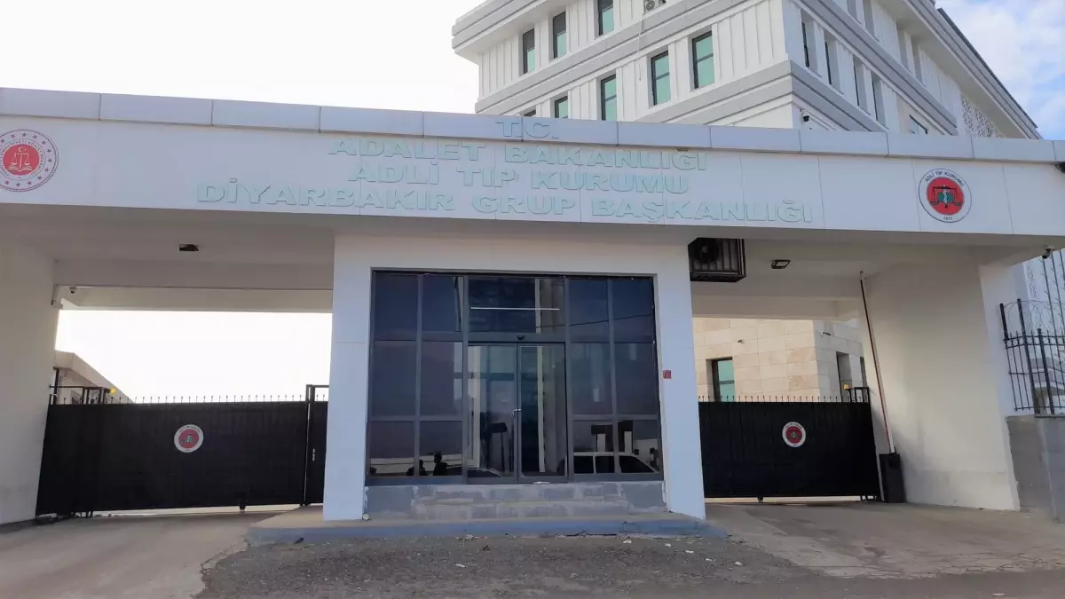 İntihar Eden Öğrencinin Notu Üzerine Görevli Uzaklaştırıldı