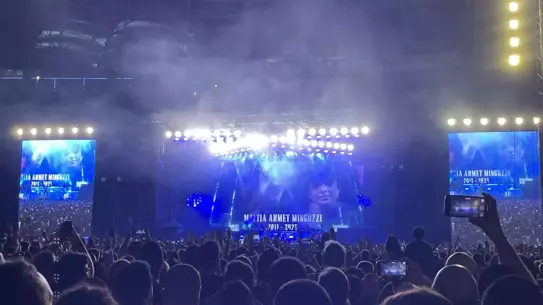 Guns N' Roses, İstanbul'da Mattia'ya Şarkı Hediye Etti
