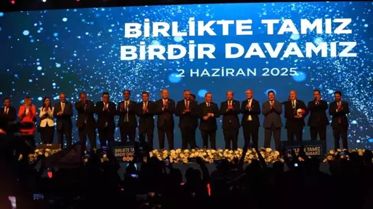 KKTC'de Tatar'a Üç Partiden Destek