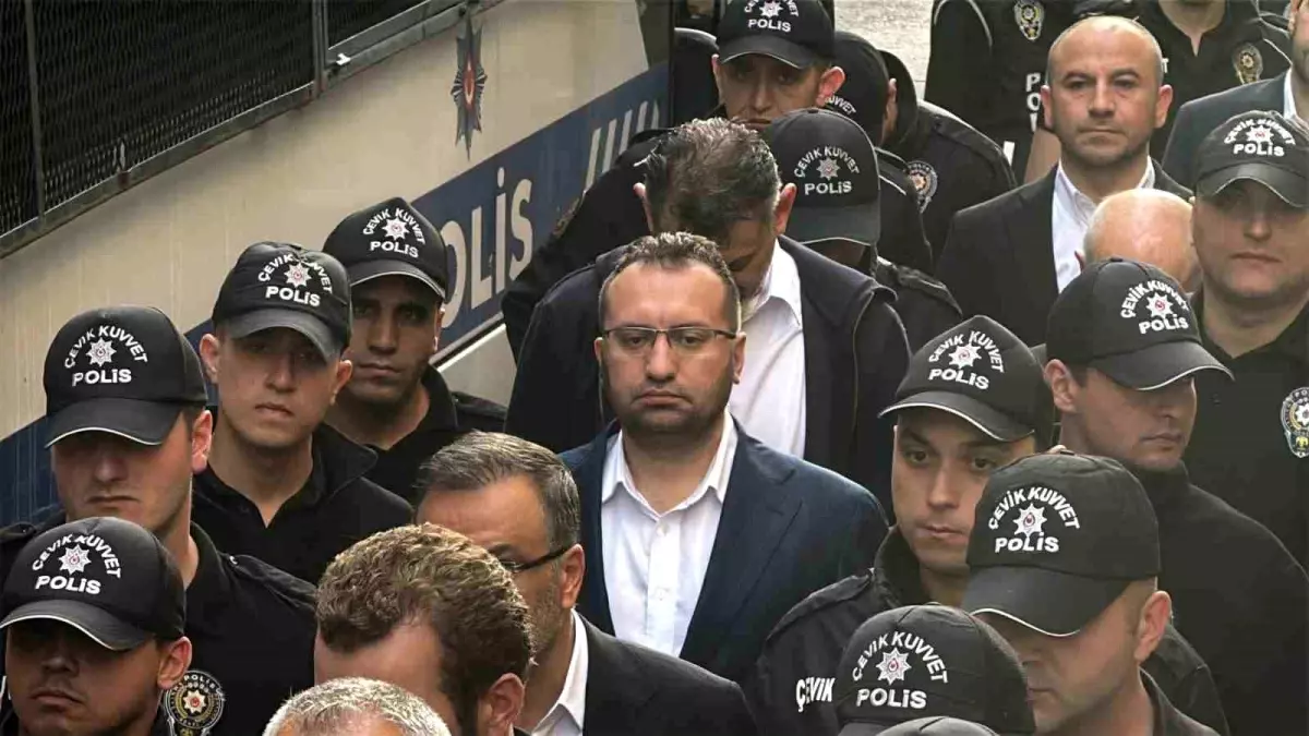 İBB Yolsuzluk Soruşturmasında 38 Gözaltı Sağlık Kontrolünde