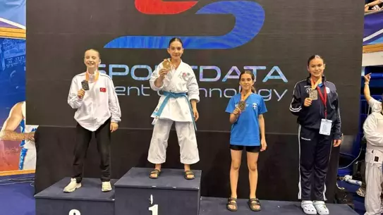 Balkan Karate Şampiyonası'nda Zeynep Naz İkincilik Elde Etti