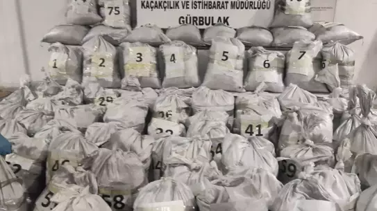 Gürbulak'ta 1.87 ton metamfetamin ele geçirildi
