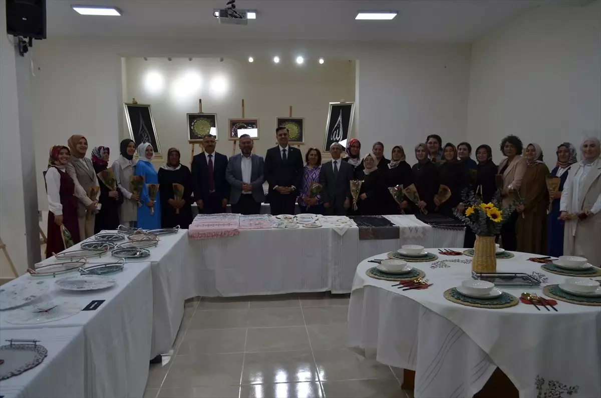 Şabanözü Halk Eğitimi Merkezinin yıl sonu sergi açılışı yapıldı