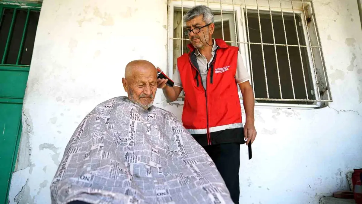 Kahramanmaraş Belediyesi, Yalnız Yaşayan Yaşlıları Kurban Bayramı'na Hazırlıyor