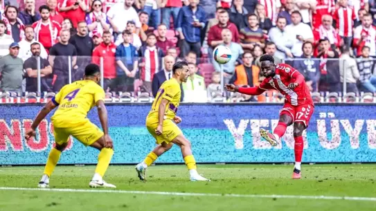 Samsunspor'da Beş Oyuncu ile Yollar Ayrıldı