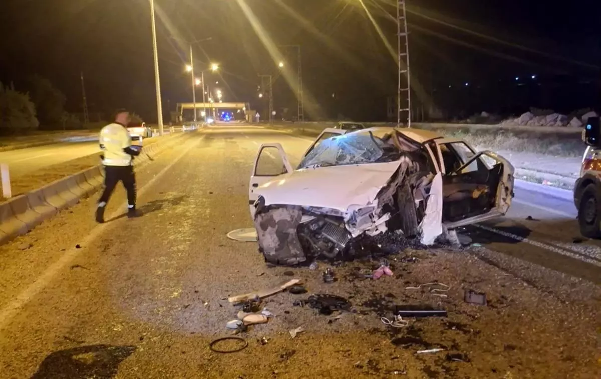 Van'da Takla Atan Araçta 5 Yaralı