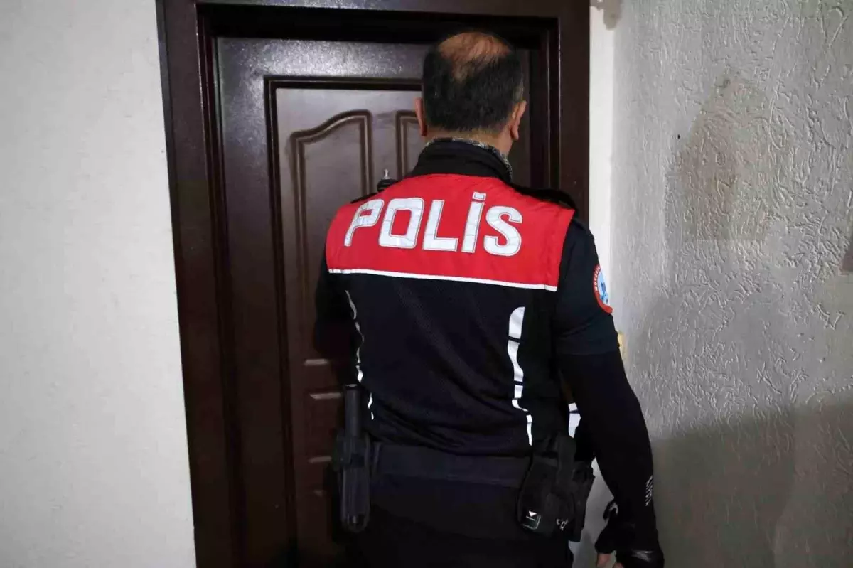 Mersin'de 54 Adrese Operasyon: 89 Şahıs Yakalandı