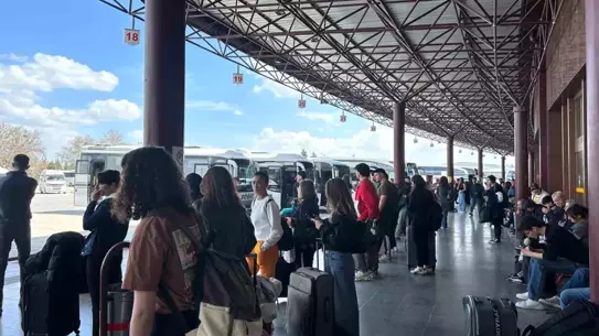 Eskişehir Otogarı'nda Bayram Yoğunluğu ve Ek Seferler