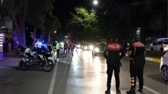 Isparta'da Trafik Uygulaması: 12 Cezalı