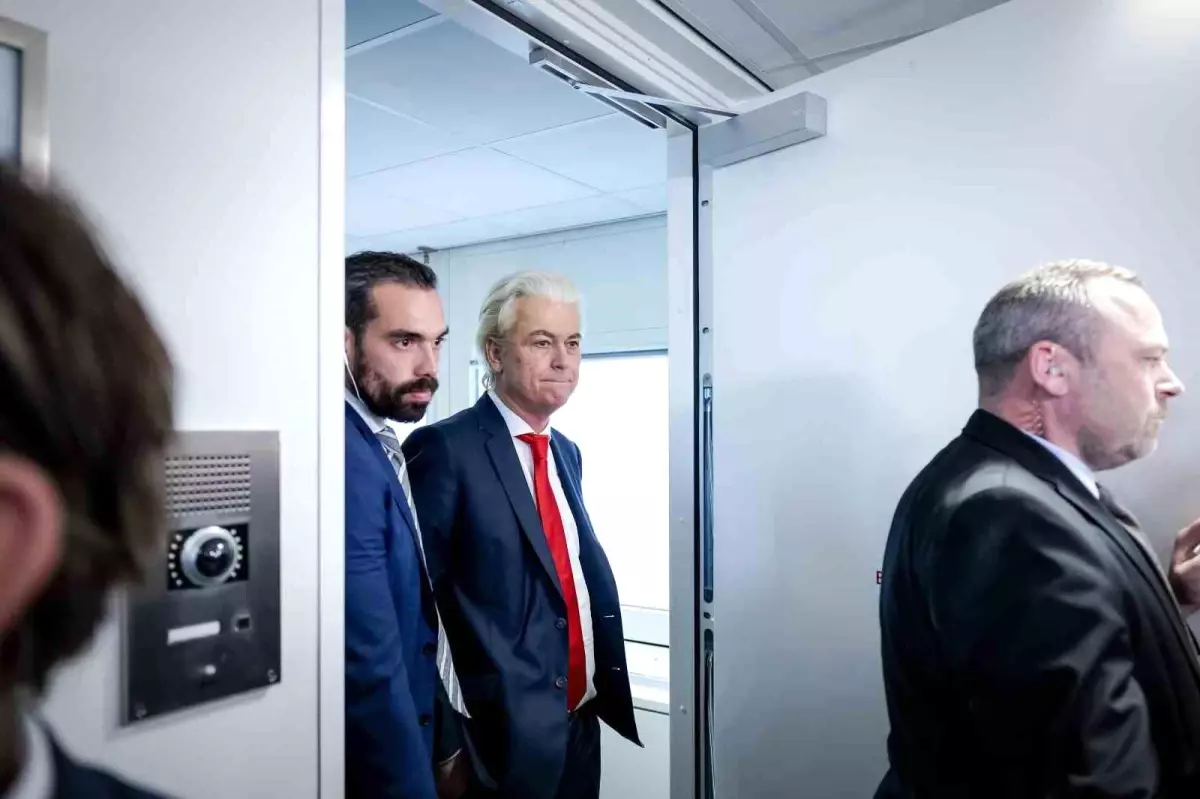 Hollanda'da Koalisyon Krizi: Wilders Ayrılıyor