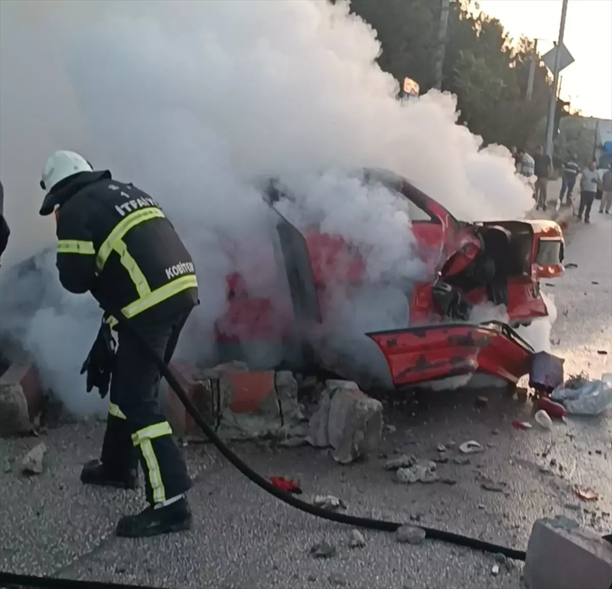 Burdur'da Trafik Kazası: Sürücü Yaralandı